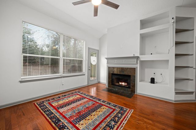 103 S Piper Trace, Spring, TX 77381