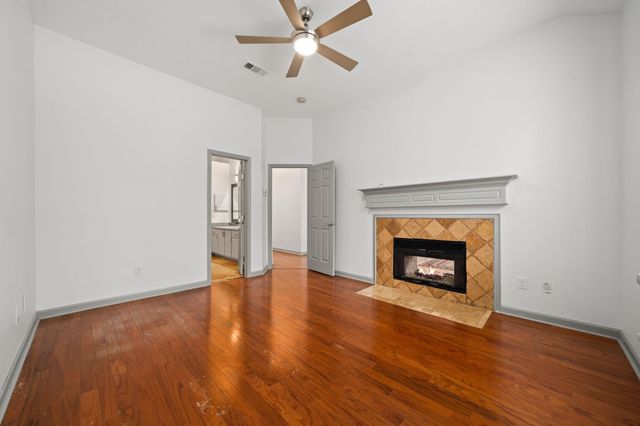 103 S Piper Trace, Spring, TX 77381