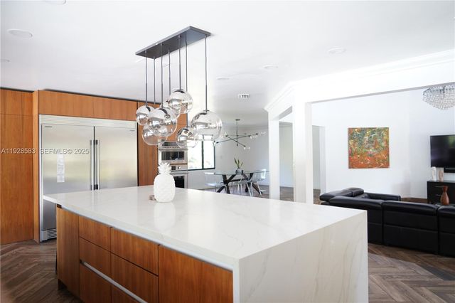 18901 SW 50th ST, Southwest Ranches, FL 33332