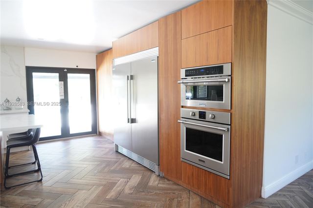 18901 SW 50th ST, Southwest Ranches, FL 33332