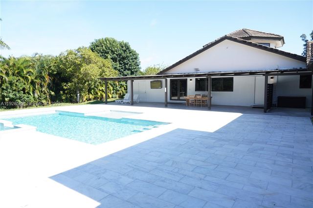 18901 SW 50th ST, Southwest Ranches, FL 33332