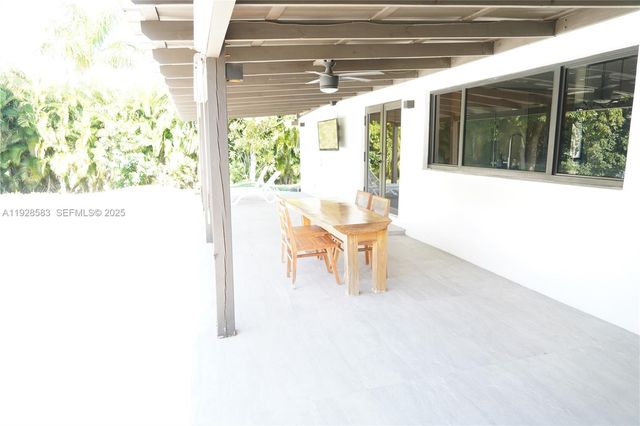 18901 SW 50th ST, Southwest Ranches, FL 33332