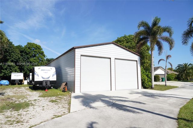 18901 SW 50th ST, Southwest Ranches, FL 33332