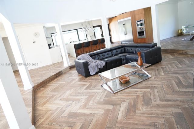 18901 SW 50th ST, Southwest Ranches, FL 33332