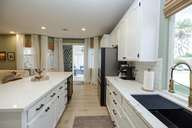 428 Douma Way, Ripon, CA 95366