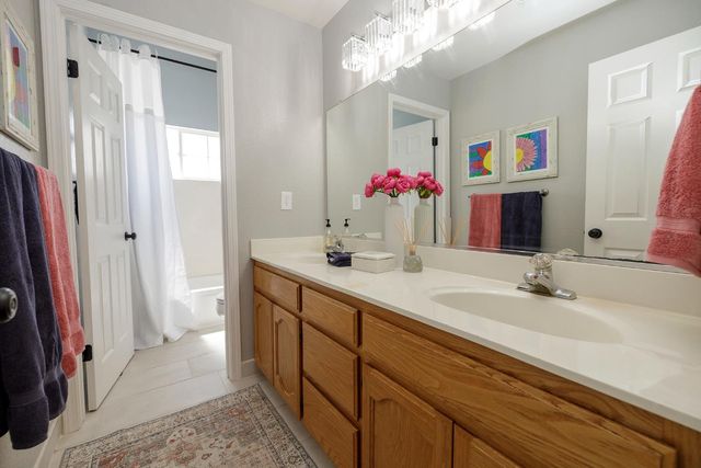 428 Douma Way, Ripon, CA 95366
