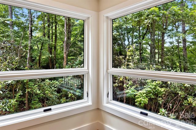 78 Tupper Road, Black Mountain, NC 28711