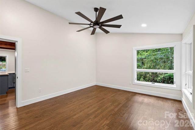 78 Tupper Road, Black Mountain, NC 28711