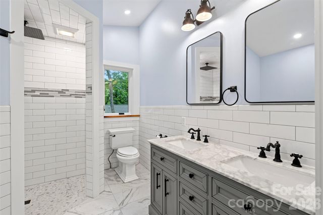 78 Tupper Road, Black Mountain, NC 28711