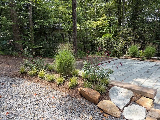 78 Tupper Road, Black Mountain, NC 28711