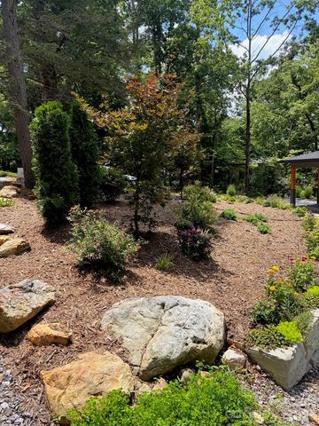 78 Tupper Road, Black Mountain, NC 28711