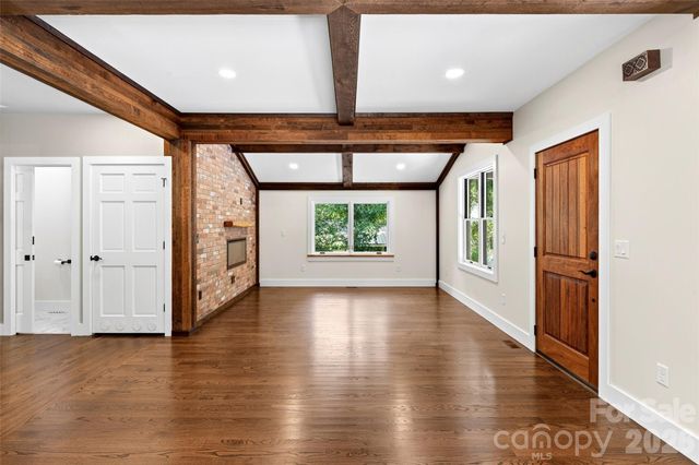 78 Tupper Road, Black Mountain, NC 28711