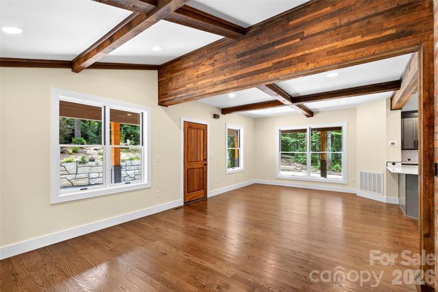 78 Tupper Road, Black Mountain, NC 28711