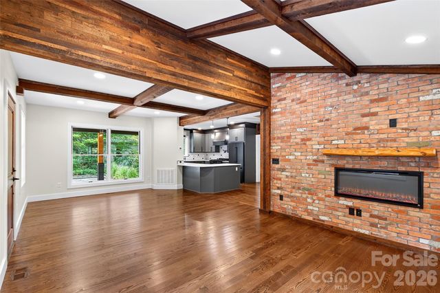 78 Tupper Road, Black Mountain, NC 28711