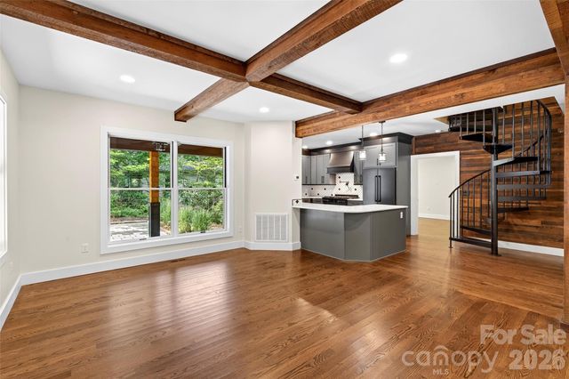 78 Tupper Road, Black Mountain, NC 28711