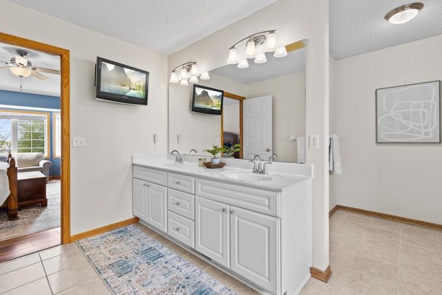 9724 Geisler Road, Eden Prairie, MN 55347