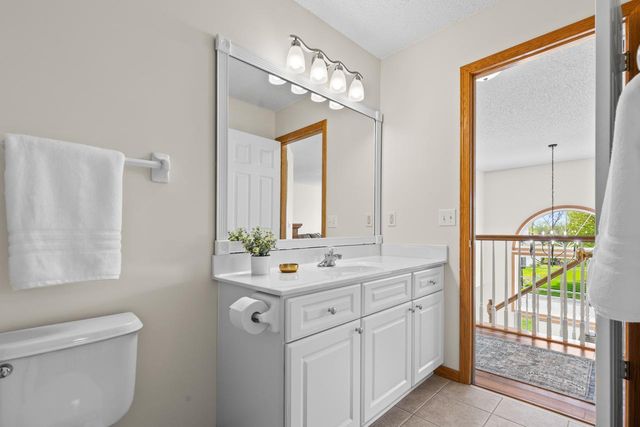 9724 Geisler Road, Eden Prairie, MN 55347