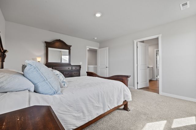 1275 NW Williamsburg Lane, Waukee, IA 50263