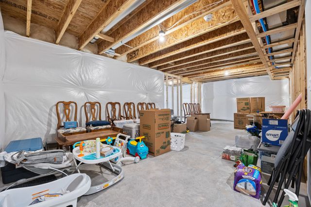 1275 NW Williamsburg Lane, Waukee, IA 50263