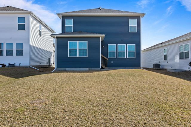 1275 NW Williamsburg Lane, Waukee, IA 50263