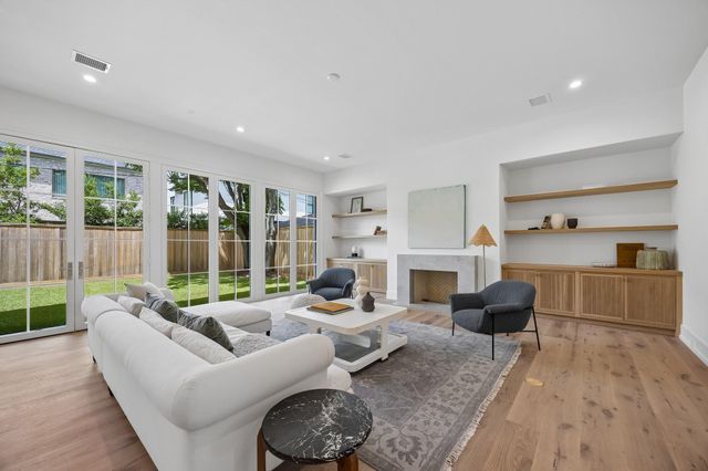 4026 Colquitt Street, Houston, TX 77027