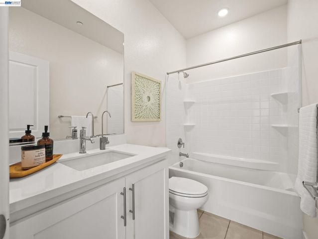 3265 Internet Cmn 1000, Fremont, CA 94538