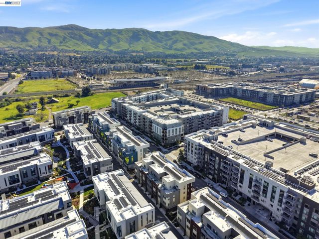 3265 Internet Cmn 1000, Fremont, CA 94538