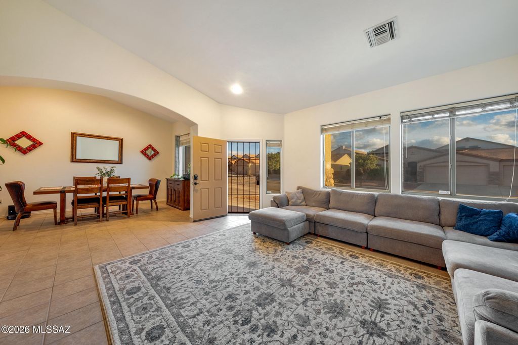 Image 10 of property listing at 10151 E Corte Madera Fina, Tucson, AZ 85730