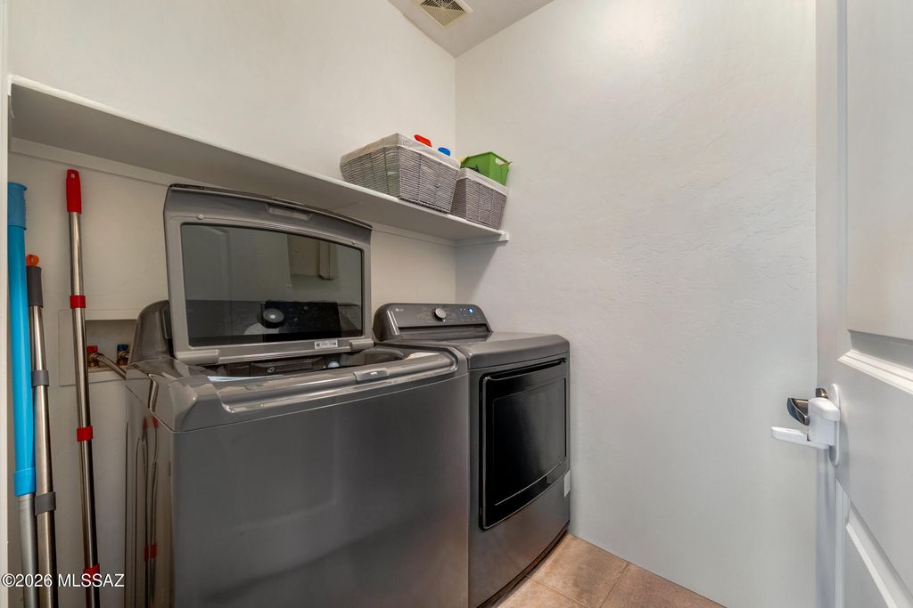 Image 30 of property listing at 10151 E Corte Madera Fina, Tucson, AZ 85730