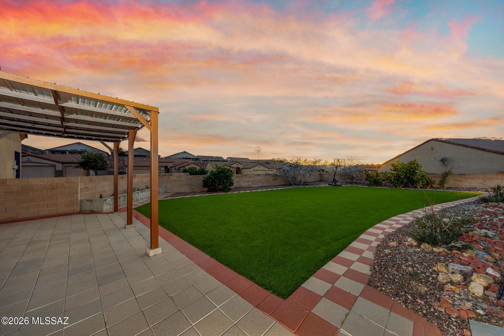 Image 5 of property listing at 10151 E Corte Madera Fina, Tucson, AZ 85730
