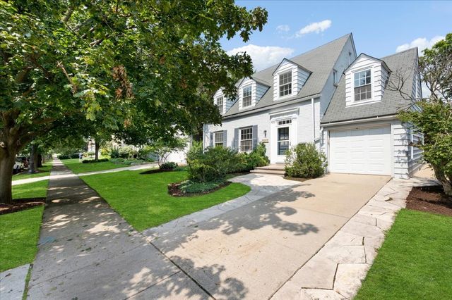 3211 Park Place, Evanston, IL 60201