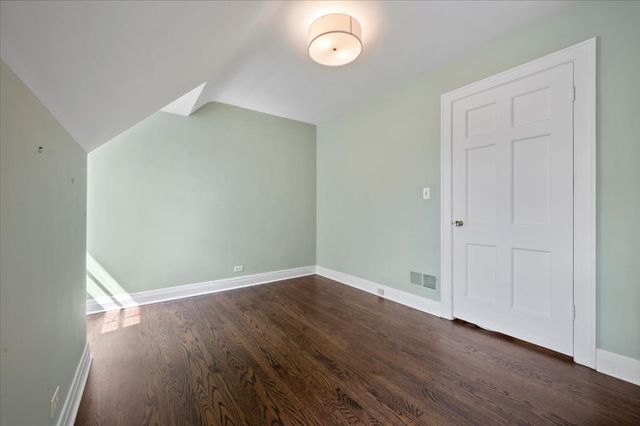 3211 Park Place, Evanston, IL 60201