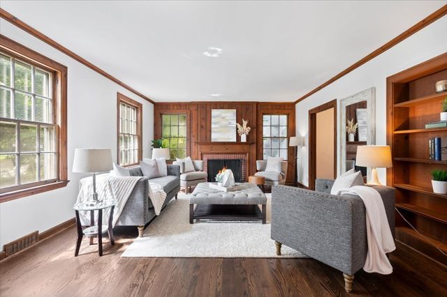 3211 Park Place, Evanston, IL 60201