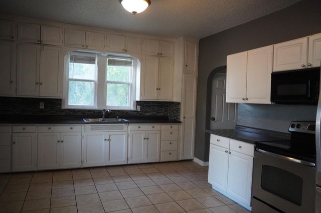 923 7th Avenue S, Moorhead, MN 56560