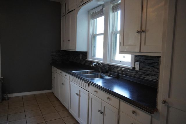 923 7th Avenue S, Moorhead, MN 56560
