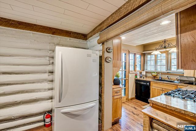 177 Otterhole Road, West Milford, NJ 07480