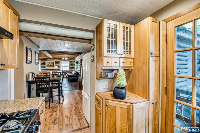 177 Otterhole Road, West Milford, NJ 07480