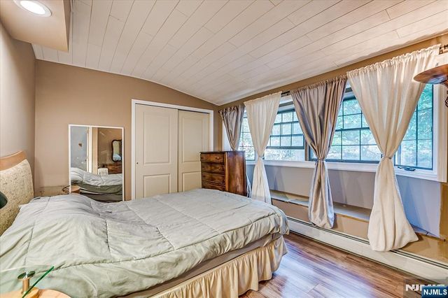 177 Otterhole Road, West Milford, NJ 07480
