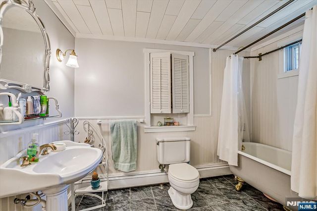 177 Otterhole Road, West Milford, NJ 07480