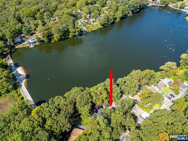 177 Otterhole Road, West Milford, NJ 07480