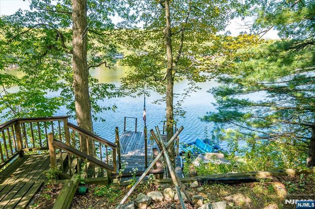 177 Otterhole Road, West Milford, NJ 07480