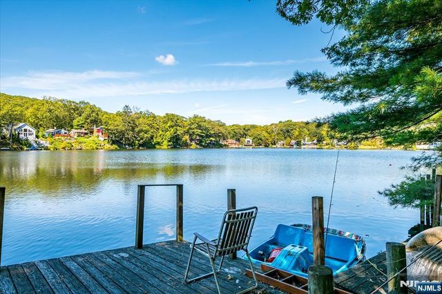 177 Otterhole Road, West Milford, NJ 07480