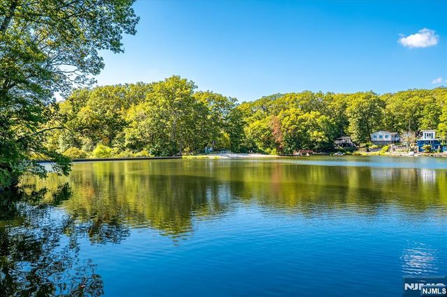 177 Otterhole Road, West Milford, NJ 07480