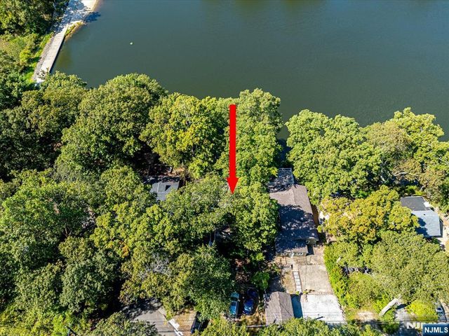 177 Otterhole Road, West Milford, NJ 07480
