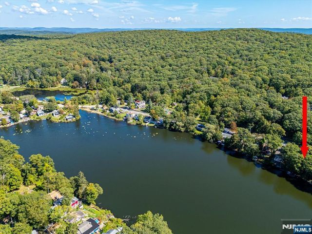 177 Otterhole Road, West Milford, NJ 07480