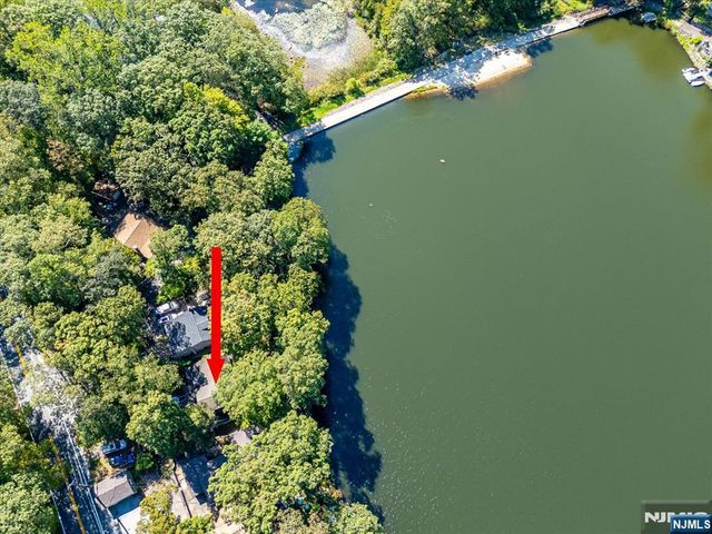 177 Otterhole Road, West Milford, NJ 07480