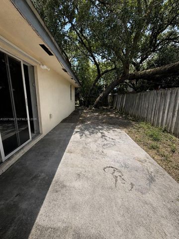 2653 SW 51st Street 1, Fort Lauderdale, FL 33312