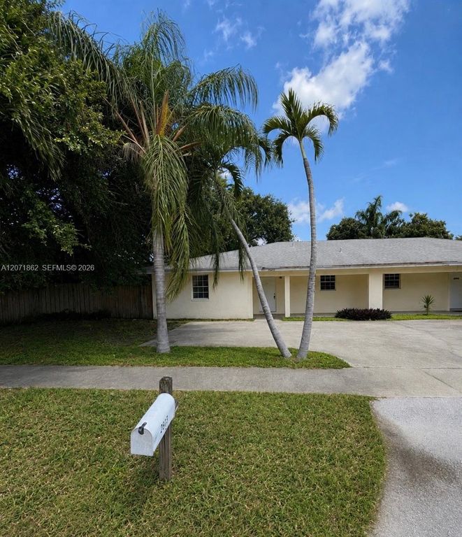 2653 SW 51st Street 1, Fort Lauderdale, FL 33312