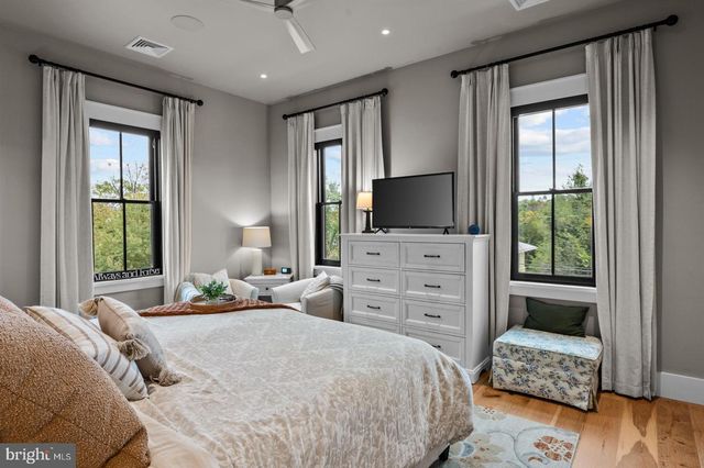 1116 BELMONT AVE, Wyomissing, PA 19610