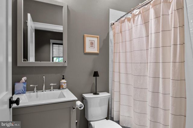 1116 BELMONT AVE, Wyomissing, PA 19610